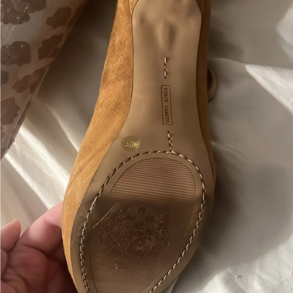 Vince Camuto Tan Suede Heels - Picture 4 of 7